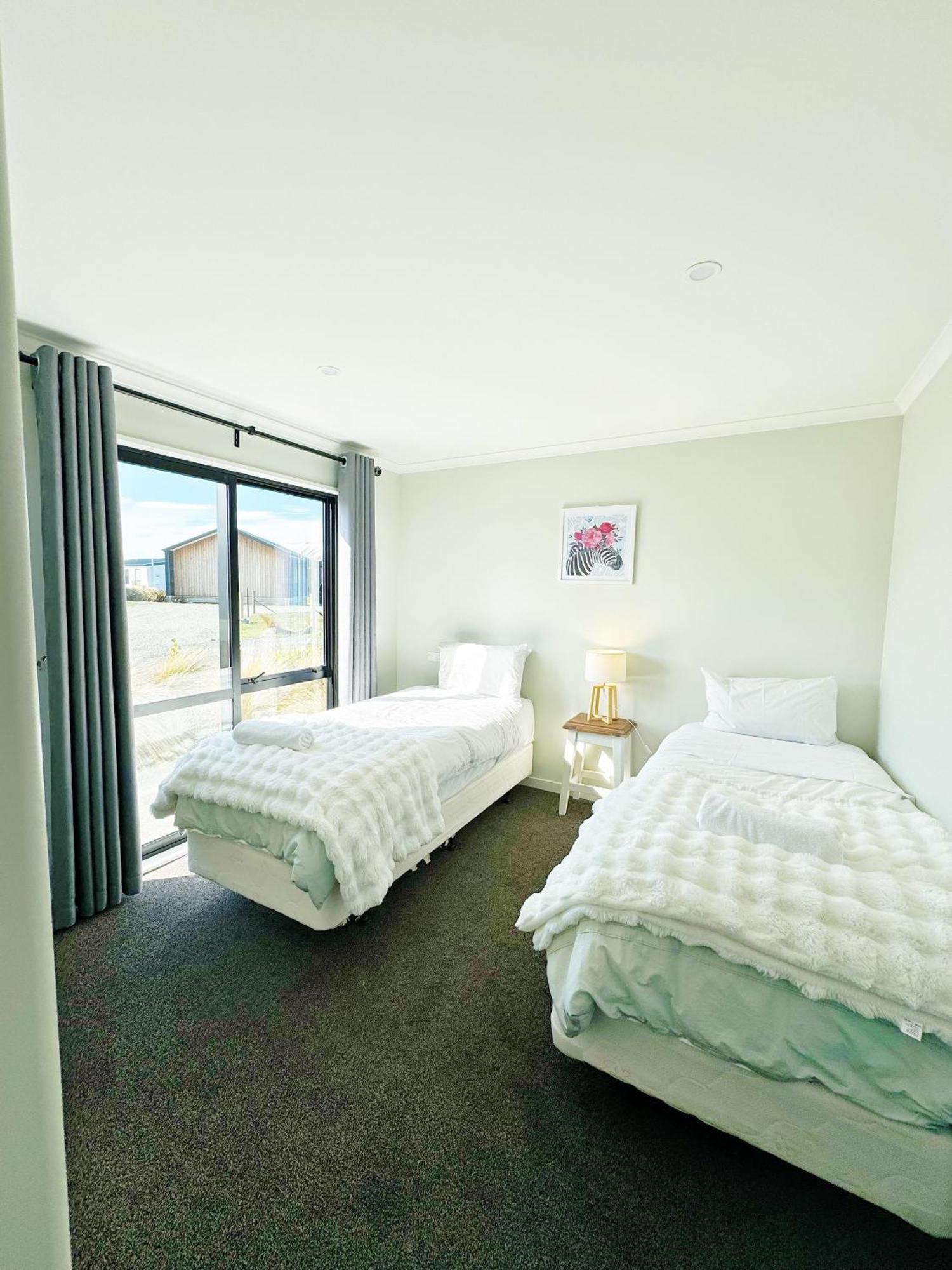 April Lodge Лейк Текапо Екстериор снимка
